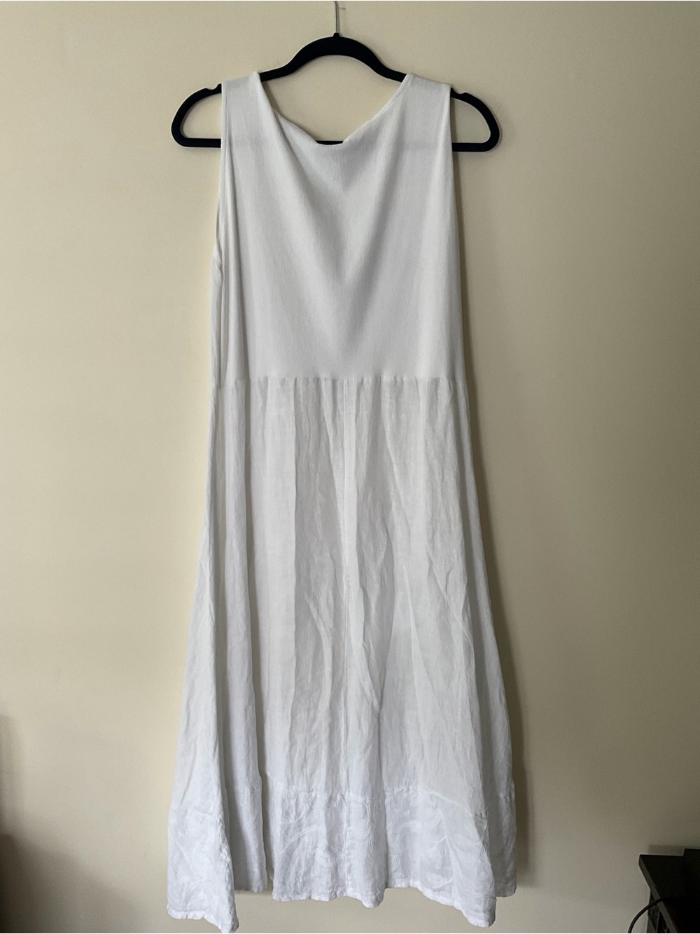 Bella Amore White Linen Scoop Neck Tank - Picture 8 of 12